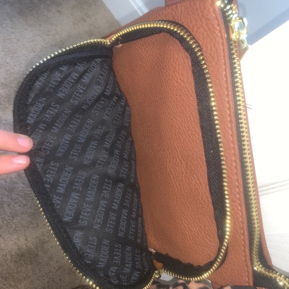 Steve Madden Cross Body Purse - Picture 6 of 10